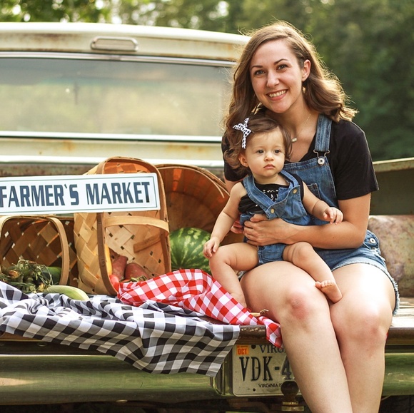 Meet your Posher, Amanda - Picture 3 of 3